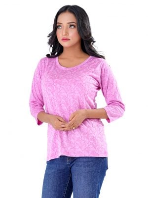 Pink all-over printed T-shirt in Cotton single jersey fabric. Features a round neck and three-quarter sleeves.