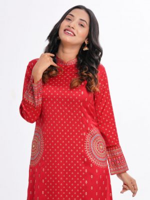 Maroon all-over printed straight-cut Kameez in Crepe fabric. Designed with a band neck, long sleeves and side pockets. Embellished with karchupi at the front.