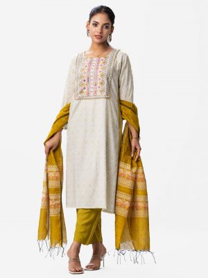 Printed straight salwar kameez in viscose fabric. Three quarter sleeved and karchupi at front. Half-silk dupatta with pant-style pajamas.