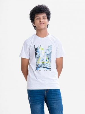 Crew neck, short sleeved teen boy's T-shirt in single jersey fabric. City print at front.