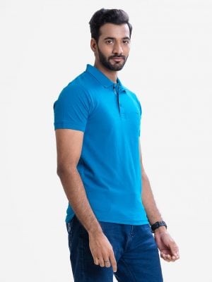 Men's polo shirt in cotton pique fabric. Classic collar, short sleeves and a straight-cut hem.