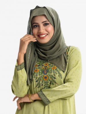 Women's hijab in georgette fabric. Intricate beads at the hemline.