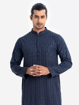 Men's slim fitted panjabi in cotton fabric. Mandarin collar with line stitching work and inseam pockets.