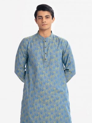 Men's slim-fitted panjabi in printed Jacquard fabric. Mandarin collar and inseam pockets.