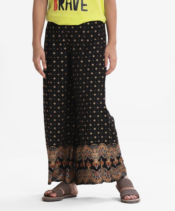 Kid girls ethnic printed palazzo in viscose fabric. Concealed elasticated waistline.