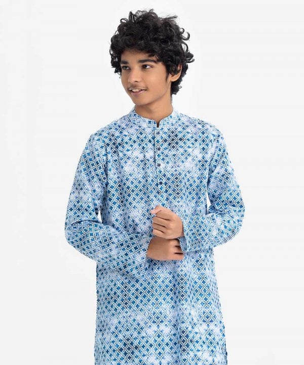 Teen boys printed fitted panjabi in cotton fabric. Mandarin collar with inseam pockets.