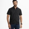 Men's short-sleeved casual shirt in cotton fabric. Classic collar and front zipper opening.