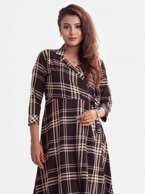 Women's A-line check retro wrap style tunic in georgette fabric. Three-quarter sleeves with roll-up and waist belt.