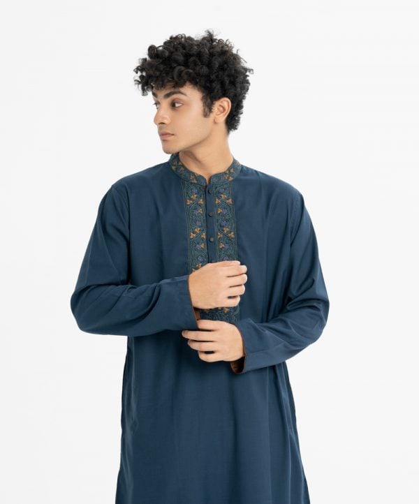 Men's slim-fitted premium panjabi in cotton fabric. Mandarin collar, inseam pockets and karchupi at the front.