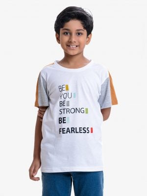 Kid boys t-shirt in cotton single jersey fabric. Round neck, short sleeves. Motivational typography print at front.