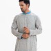 Man's printed fitted panjabi in viscose fabric.Mandarin collar and inseam pockets.