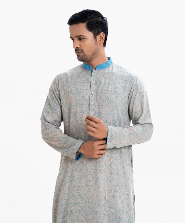 Man's printed fitted panjabi in viscose fabric.Mandarin collar and inseam pockets.