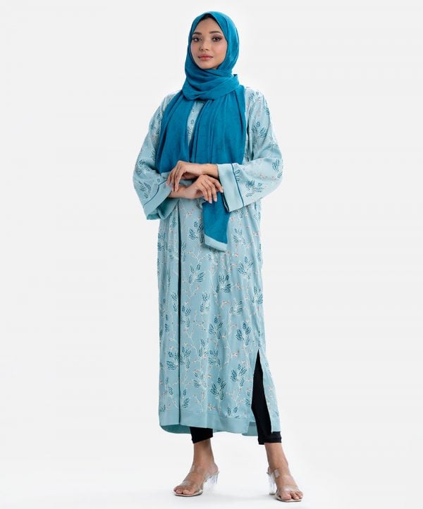 Printed abaya set in zoom fabric. Round neck, full-sleeved, and a georgette dupatta.