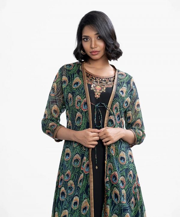 Front opening with tie-cord fastening, three-quarter sleeved, printed georgette fabric shrug with round neck sleeveless tunic.