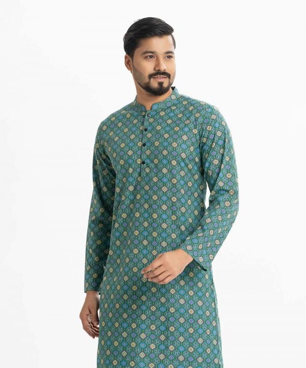 Mens printed panjabi in cotton fabric. Mandarin collar, inseam pockets. Button fastening at the front.