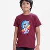 Kid boys t-shirt in cotton single jersey fabric. Crew neck, short sleeves. Space theme print on the chest.