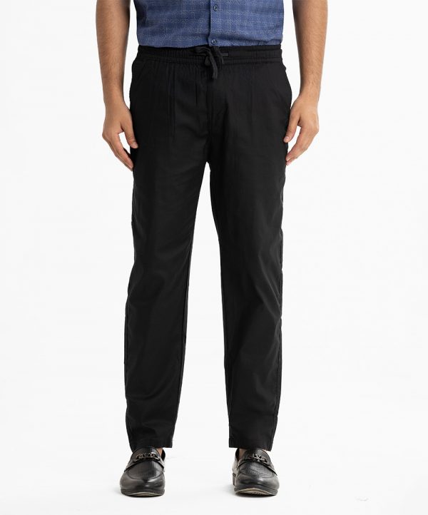 Men's Aligor pajamas in blended cotton fabric. Elastic waisted, drawstring, inseam side pockets and a back pocket.