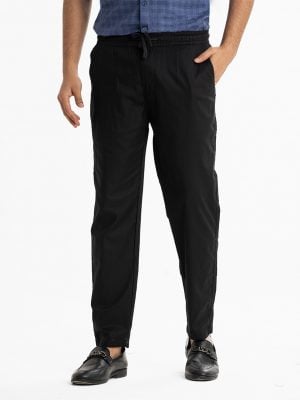 Men's Aligor pajamas in blended cotton fabric. Elastic waisted, drawstring, inseam side pockets and a back pocket.