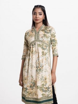 Floral printed straight kameez in printed georgette fabric. Patch and embroidery at front with neckline and sleeves.