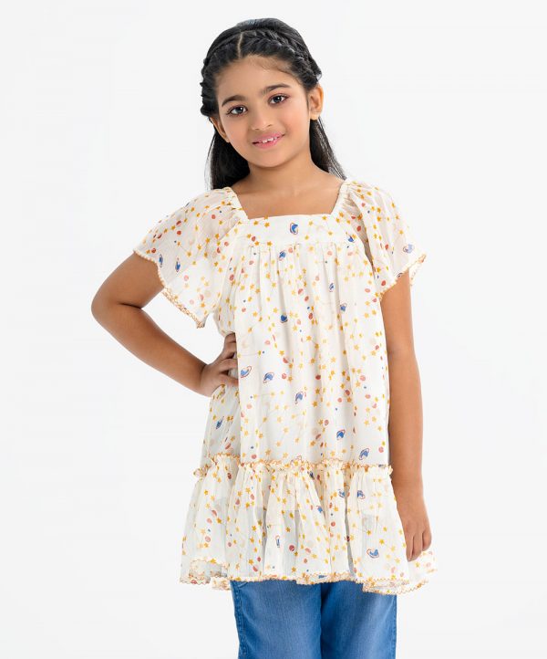 Kids girl A-line frock in printed georgette fabric. Square neck, butterfly-sleeved and ruffle trim at the hemline.