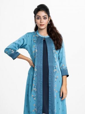 Front single button opening three quater sleeved floral printed crepe shrug with attach tunic. Karchupi at front and sleeves.