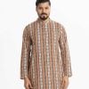 Mens printed slim-fitted panjabi in cotton fabric. Mandarin collar, inseam pockets. Button fastening at the front.