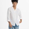 Men's solid color casual shirt in ramie cotton fabric. Classic collar, full sleeves.