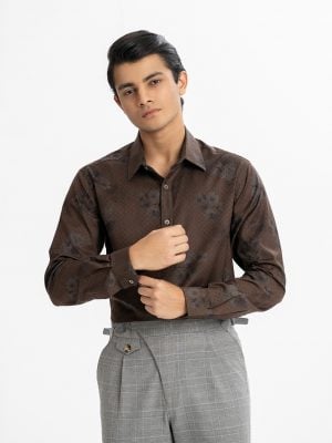 Men's slim fit business casual shirt in blented cotton fabric. Classic collar, long sleeves with adjustable buttoned cuffs and button fastening at the front.