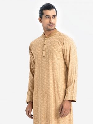 Men's slim fitted panjabi in viscose fabric. Mandarin collar with line stitching, and inseam pockets.