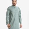 Men's printed slim fitted panjabi in jacquard fabric. Mandarin collar, inseam pockets and button fastening at the front.