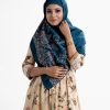 Women's printed hijab in crepe fabric.