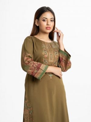 Women's A-line kameez in zoom fabric. Round neck, long-sleeved. Karchupi at the front.