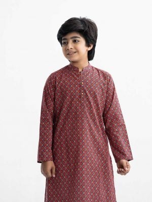 Kid boys panjabi in cotton fabric. Mandarin collar, full-sleeved. Inseam pockets and button fastening at the front.