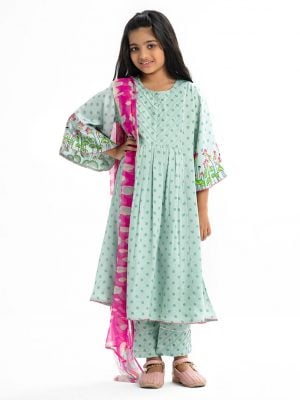 Kids girls salwar kameez in crepe fabric. Round neck, bell- sleeved. gathered waistline and karchupi at the front kameez. Cullots pant and Tie-dye chiffon dupatta