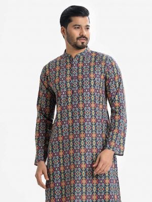 Men's semi fitted panjabi in cotton fabric. Mandarin collar, full-sleeved. Inseam pockets and button fastening at the front.