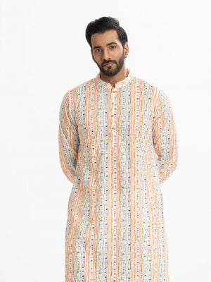 Mens slim-fitted panjabi in printed cotton fabric. Mandarin collar, inseam pockets. Button fastening at the front.