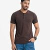 Men's henley T-shirt in cotton jersey fabric. Henley neck with front button fastening and short sleeves.