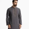 Men's semi-fitted panjabi in cotton fabric.Mandarin collar and inseam pockets. Embroidery and karchupi at the front.