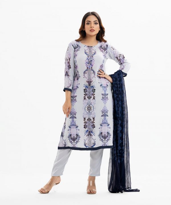 Women's printed straight salwar kameez in joom fabric. Round neck, three-quarter sleeves and karchupi at the front. Paired with crepe pant and a half-silk dupatta.