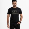 Men's solid color t-shirt in cotton single jersey fabric. Crew neck, short sleeves. Print on the chest.
