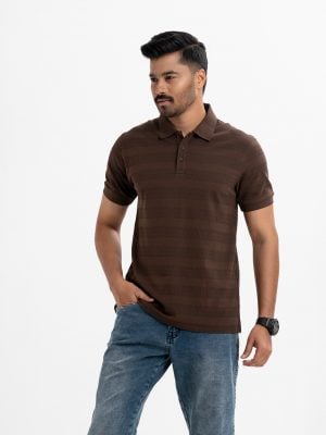 Men's printed short-sleeved polo in cotton pique fabric. Classic collar with straight hem.
